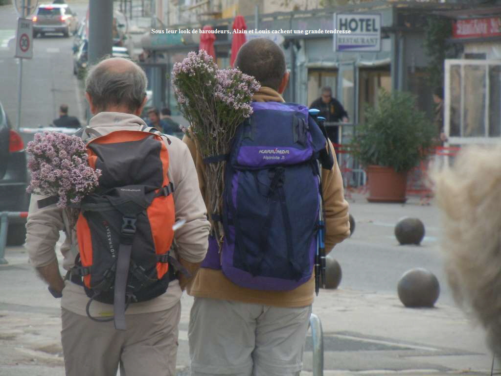 Sous leur look de baroudeurs, Alain et Louis cachent une grande tendresse