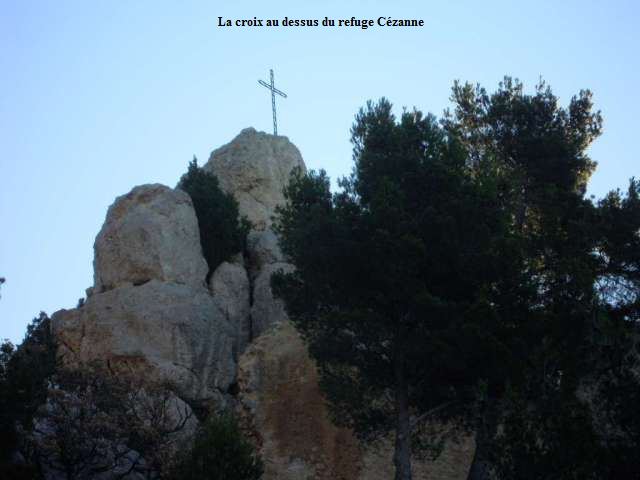La croix au dessus du refuge Czanne