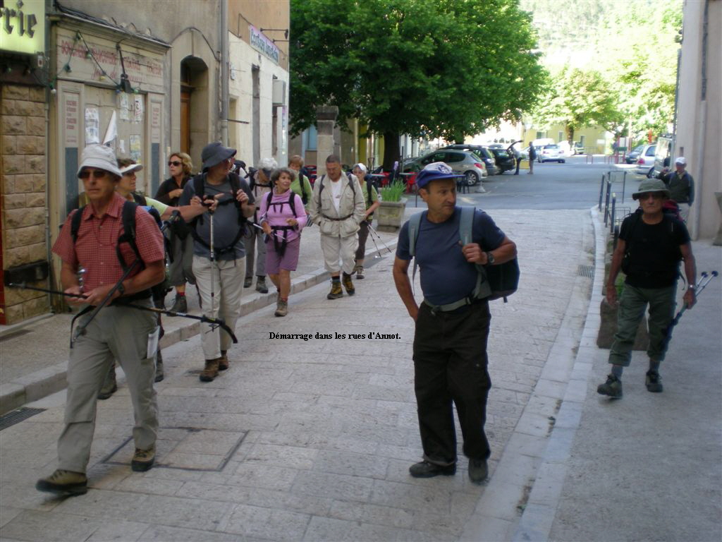 Dmarrage dans les rues d'Annot.