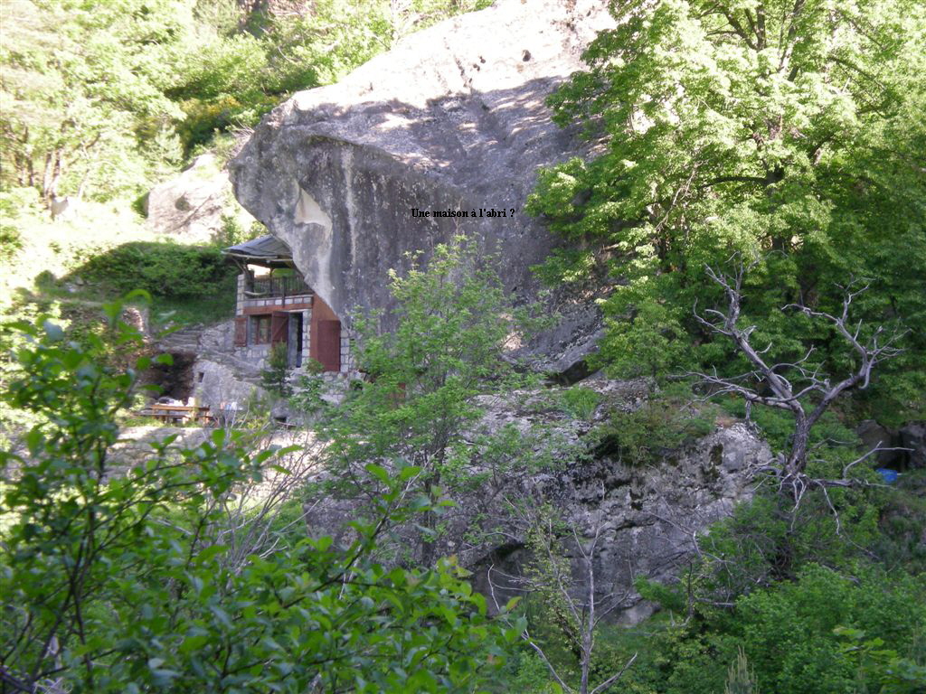 Une maison  l'abri ?