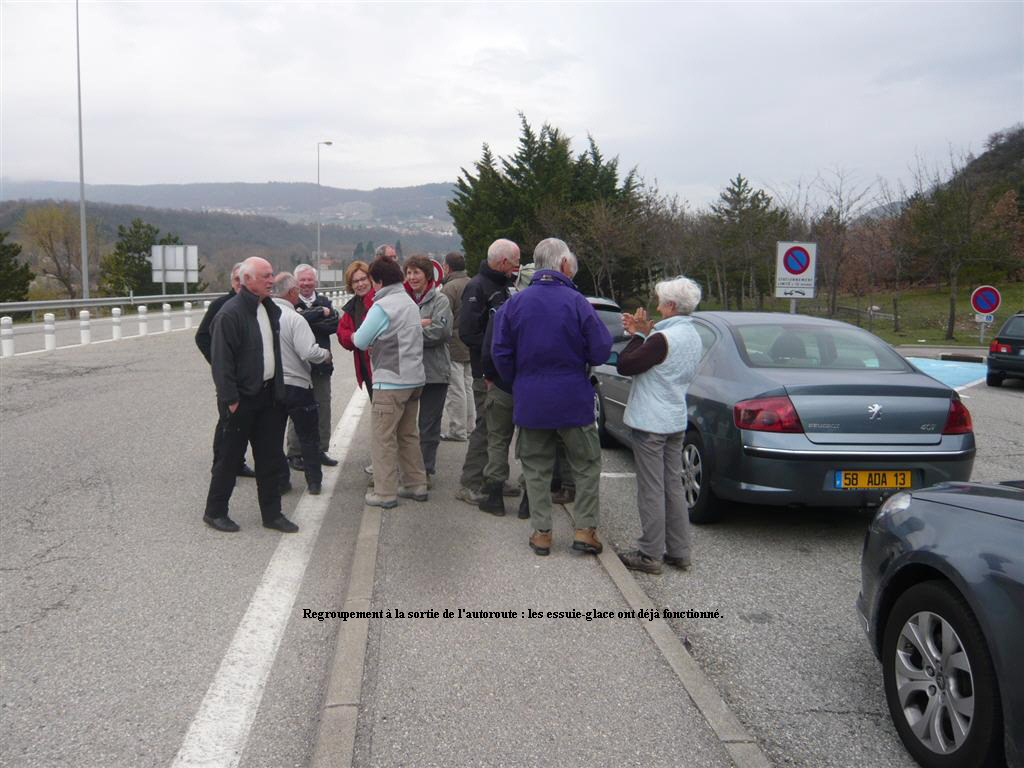Regroupement  la sortie de l'autoroute : les essuie-glace ont dj fonctionn.