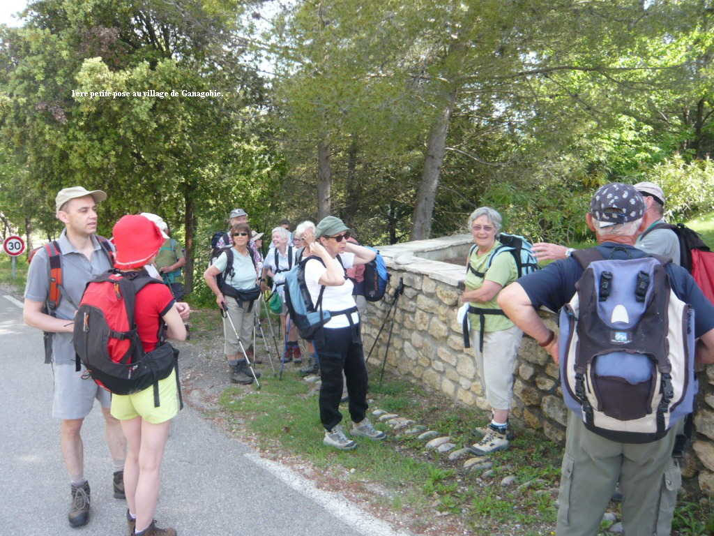 1ere petite pose au village de Ganagobie.