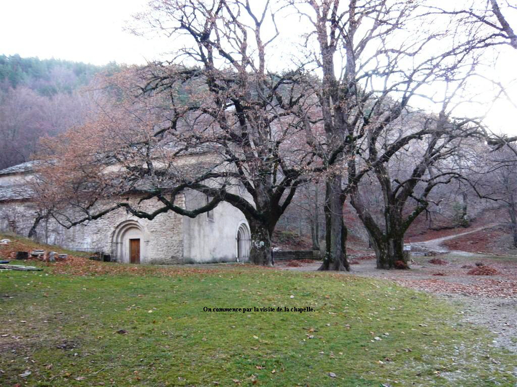 On commence par la visite de la chapelle.