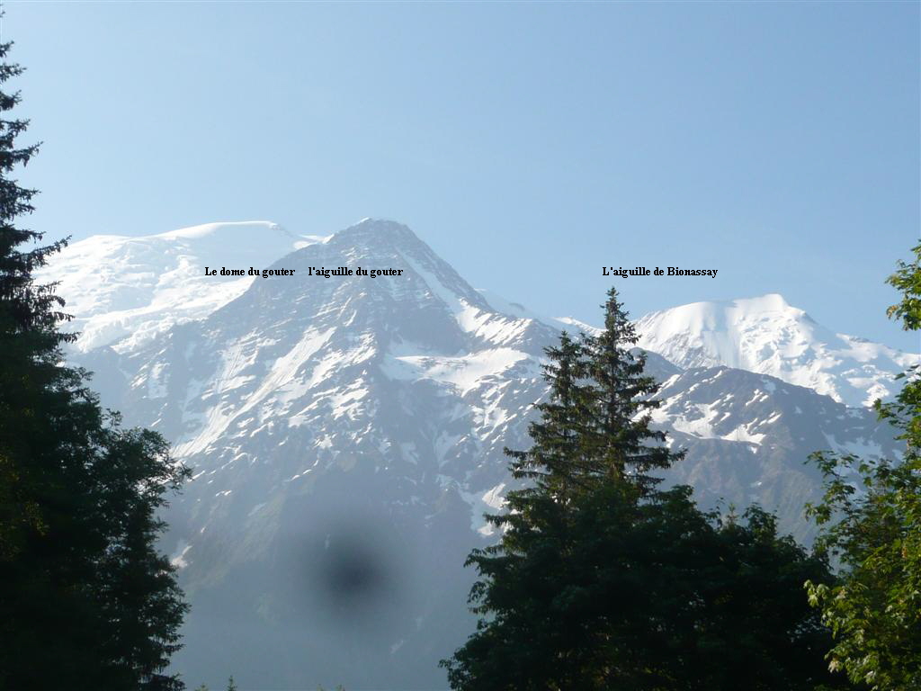 Le dome du gouter     l'aiguille du gouter                                                                          L'aiguille de Bionassay