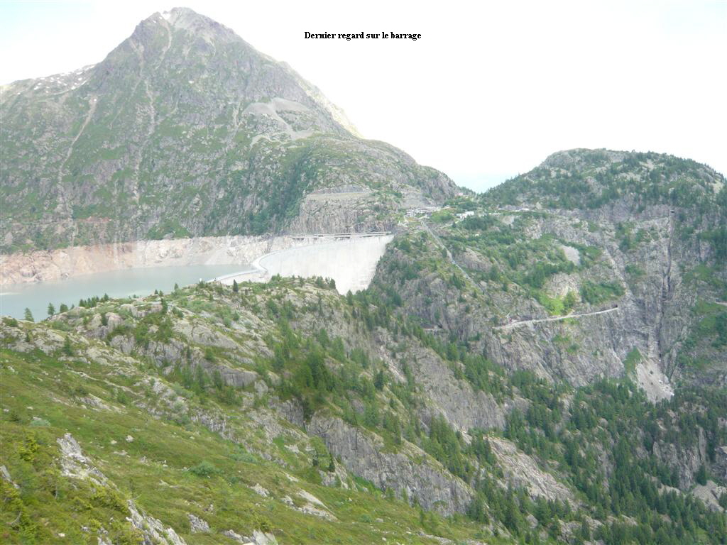 Dernier regard sur le barrage