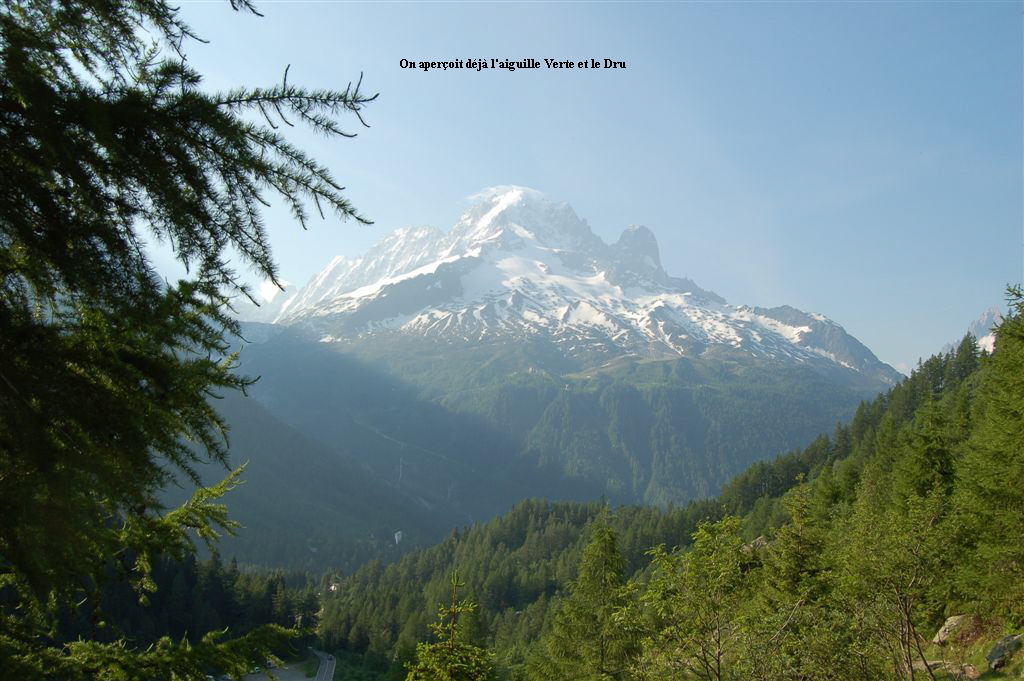 On aperoit dj l'aiguille Verte et le Dru