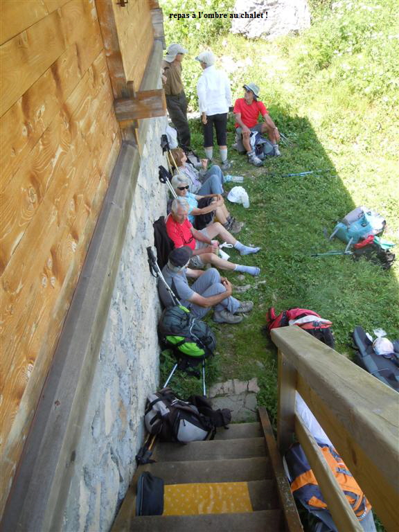 repas  l'ombre au chalet !
