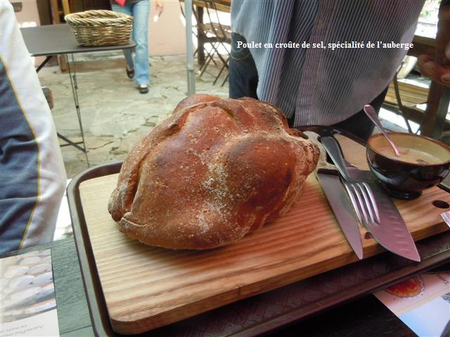 Poulet en crote de sel, spcialit de l'auberge