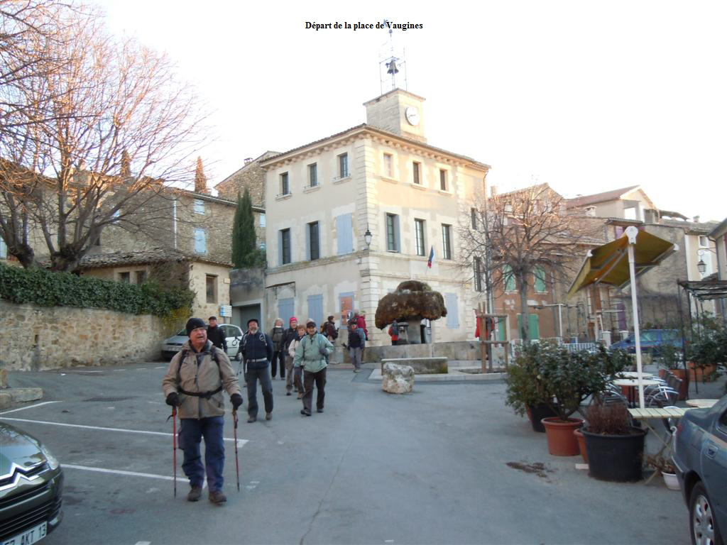 Dpart de la place de Vaugines