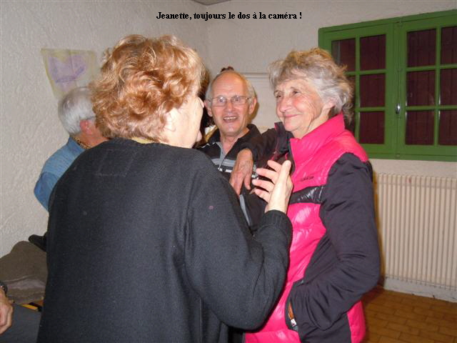 Jeanette, toujours le dos  la camra !