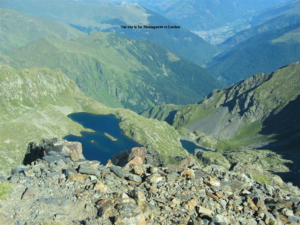 Vue sur le lac Montagnette et Luchon