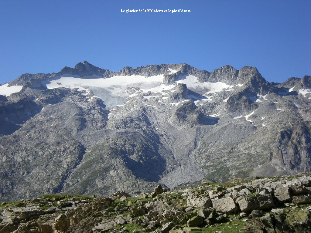 Le glacier de la Maladetta et le pic d'Aneto