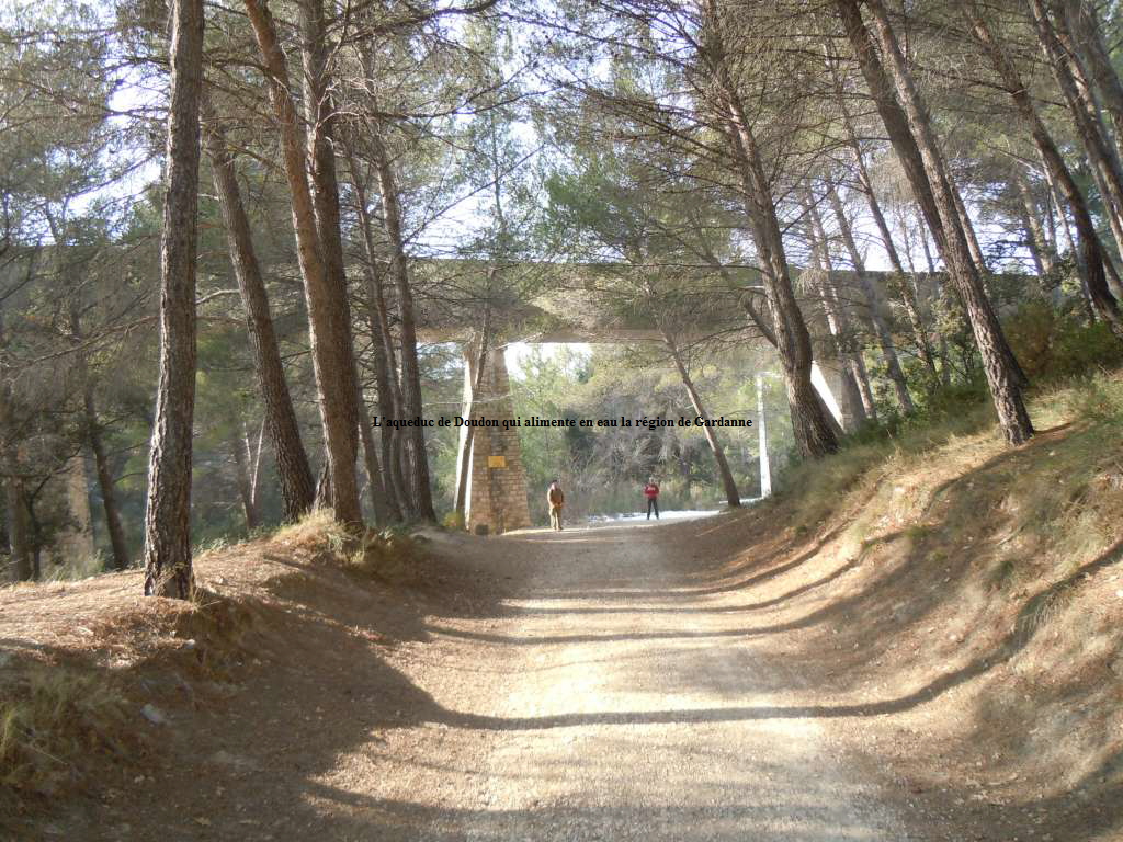 L'aqueduc de Doudon qui alimente en eau la rgion de Gardanne