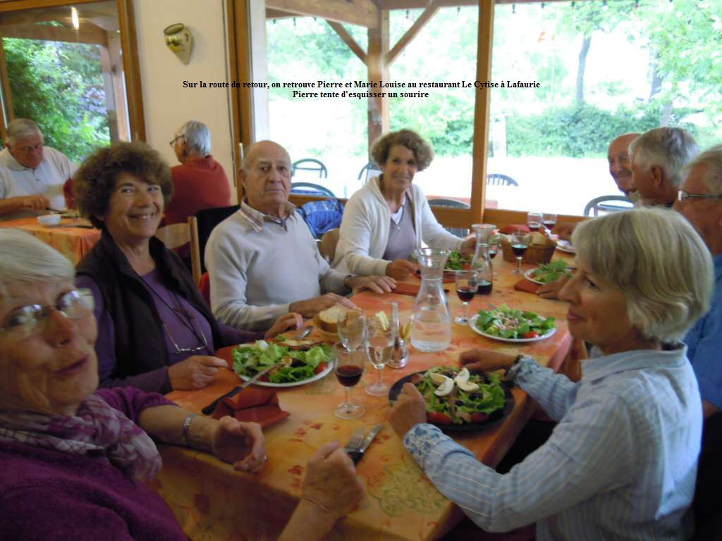 Sur la route du retour, on retrouve Pierre et Marie Louise au restaurant Le Cytise  Lafaurie
Pierre tente d'esquisser un sourire
