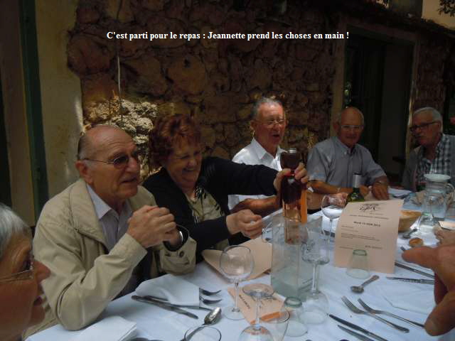 C'est parti pour le repas : Jeannette prend les choses en main !