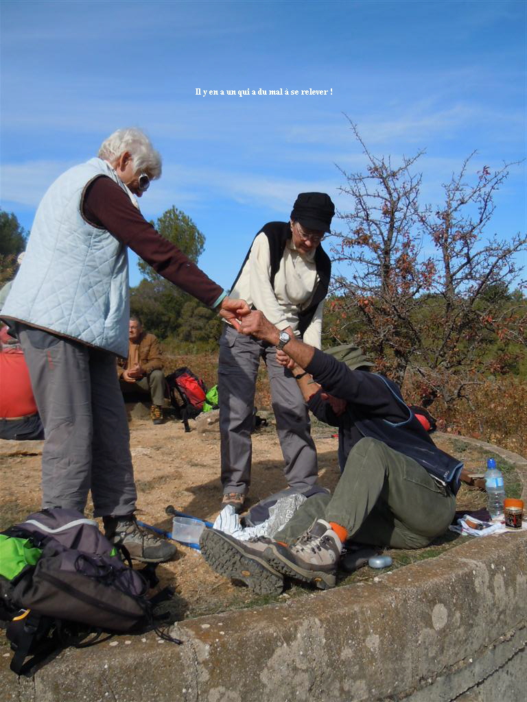 Il y en a un qui a du mal  se relever !