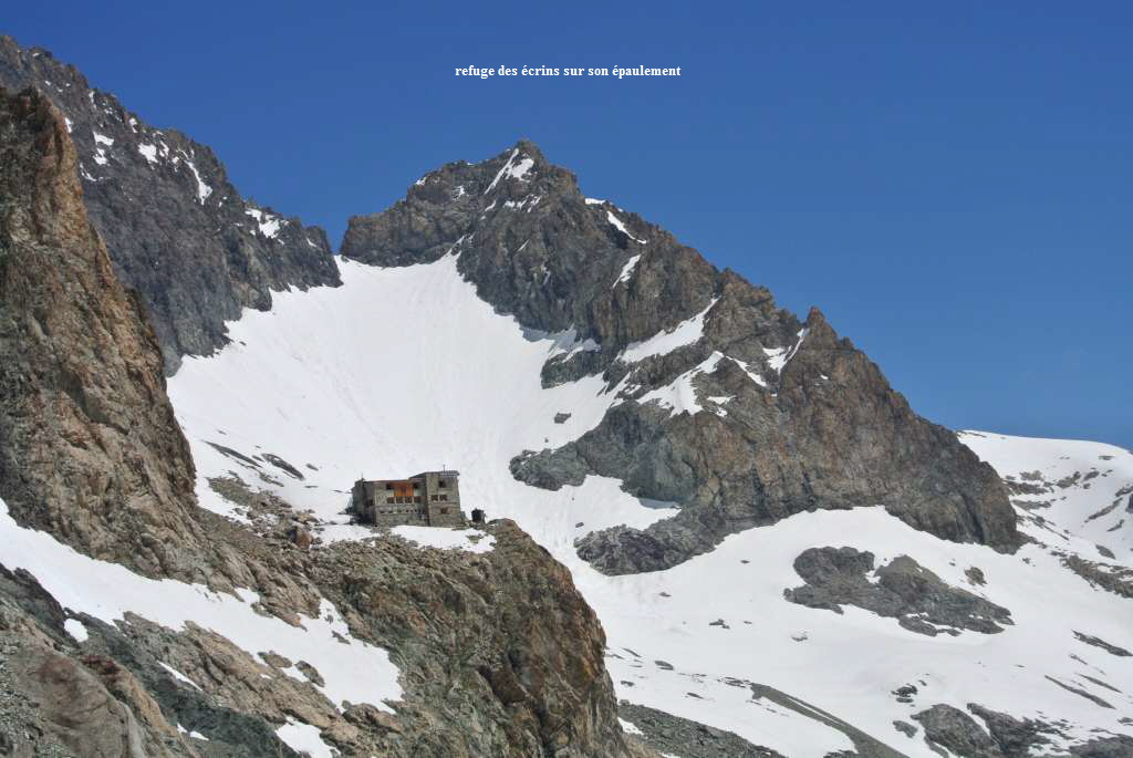 refuge des crins sur son paulement